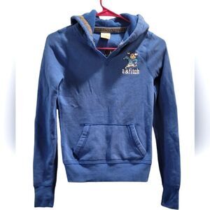 Abercrombie Girls Moose Embroidered Blue Hoodie Size MEDIUM NWT